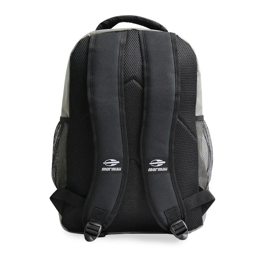 Vista traseira da mochila esportiva Mormaii MOR-2774 preta com alças acolchoadas